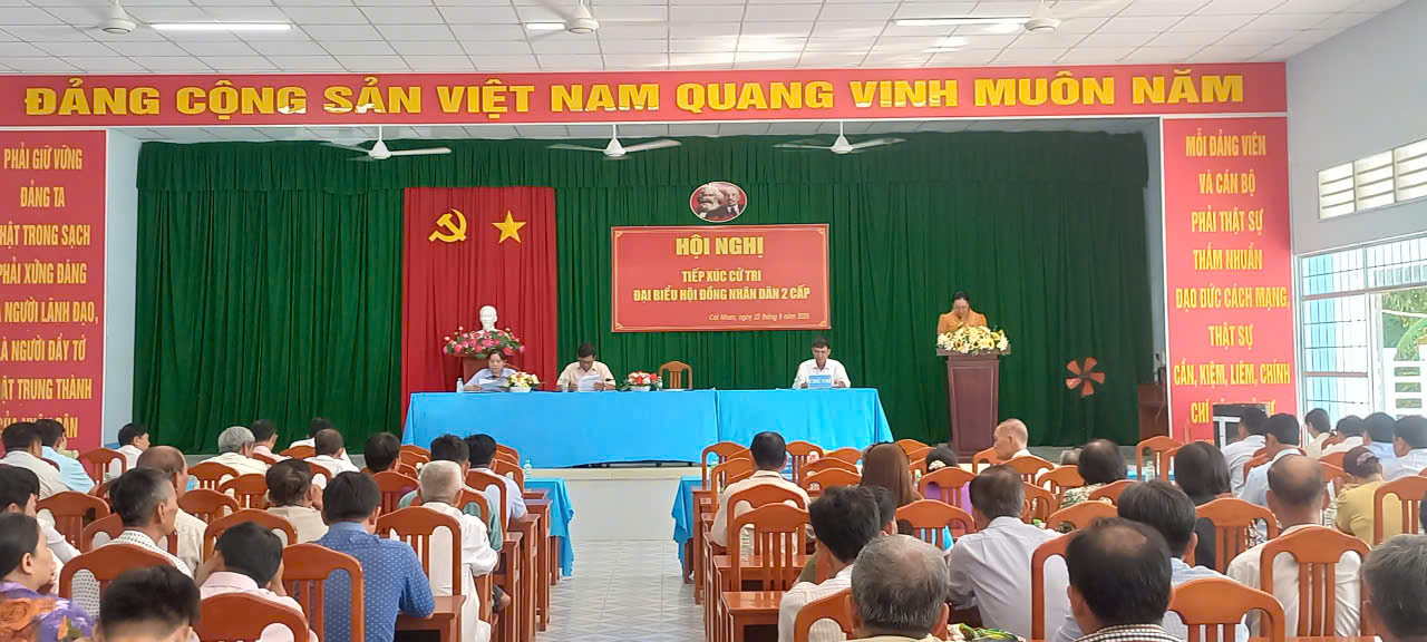 Đại biểu Hội đồng nhân dân 2 cấp tiếp xúc với cử tri sau kỳ họp giữa năm
