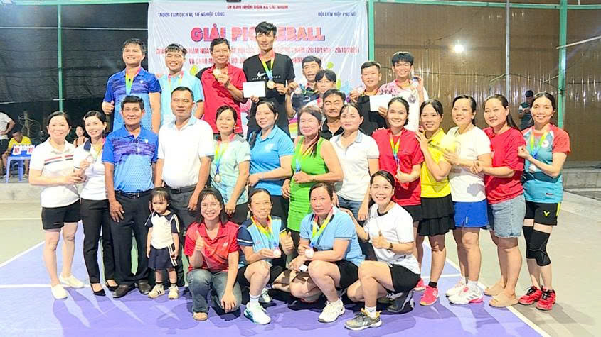 Xã Cái Nhum tổ chức bế mạc và trao giải Pickleball năm 2025
