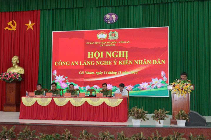 Công an xã Cái Nhum tổ chức hội nghị Công an lắng nghe ý kiến Nhân dân năm 2025
