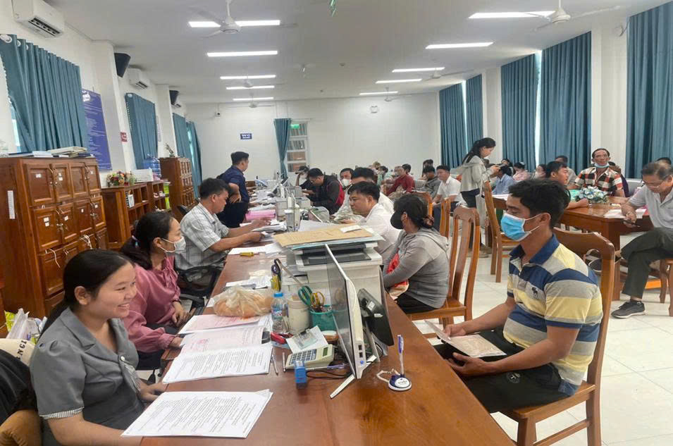 Đẩy mạnh Chuyển đổi số năm 2025 –
Bước đột phá trong xây dựng chính quyền số, hướng đến nền hành chính hiện đại, phục vụ nhân dân tại xã Cái Nhum
