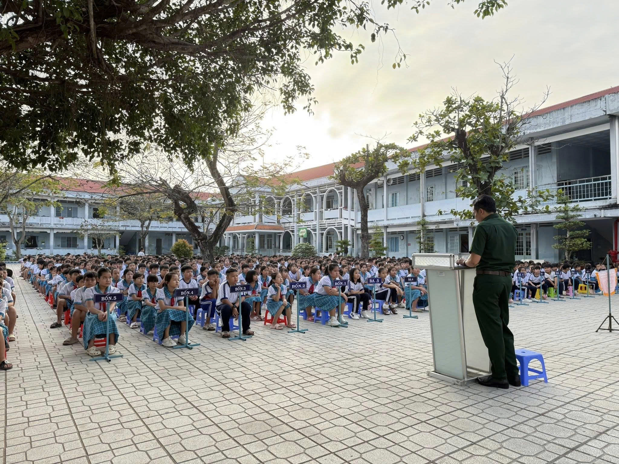 Lan tỏa “Câu chuyện thời hoa lửa” – Bồi đắp lòng yêu nước cho thế hệ măng non xã Cái Nhum