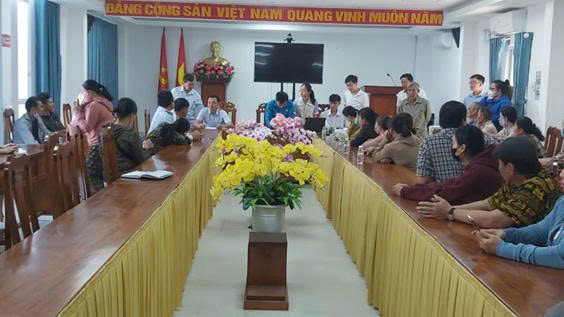 Cái Nhum tổ chức đăng ký, bốc thăm và giao nhận mặt bằng chợ hoa, dưa hấu xuân Bính Ngọ 2026