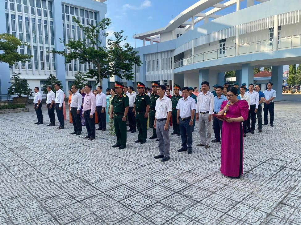 Gắn sinh hoạt chào cờ với học tập và làm theo tư tưởng, đạo đức, phong cách Hồ Chí Minh – Nền nếp, kỷ cương, hành động.